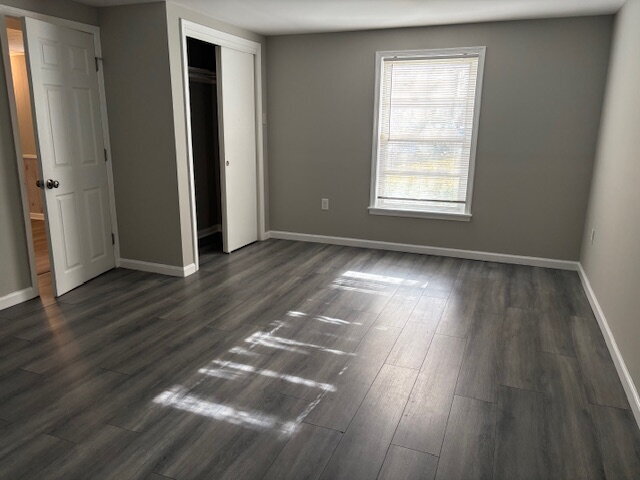 Building Photo - Newly renovated!!!