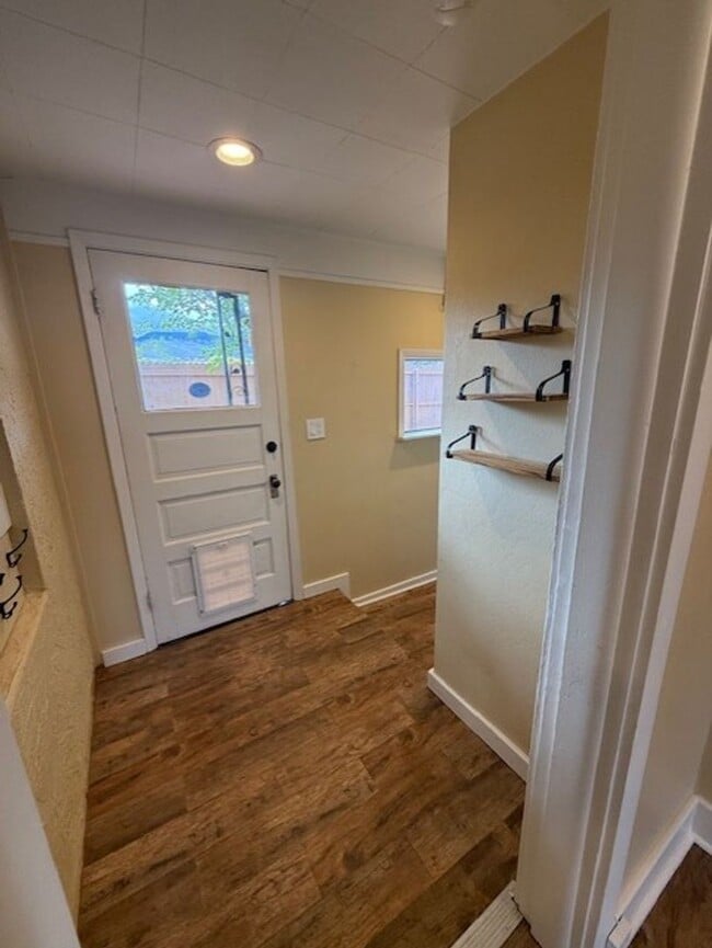 Building Photo - Coming Nov 17 - 3 Bedroom 2 Bath home in Clarkdale contact Property Pros Property Management