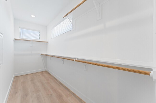 Building Photo - 808 Curtin St