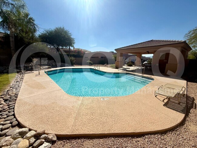 Building Photo - 137 E Calle Zavala