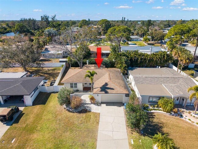 Building Photo - 4426 Helena St NE