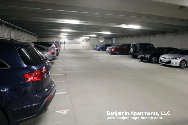 Building Photo - 320 D St