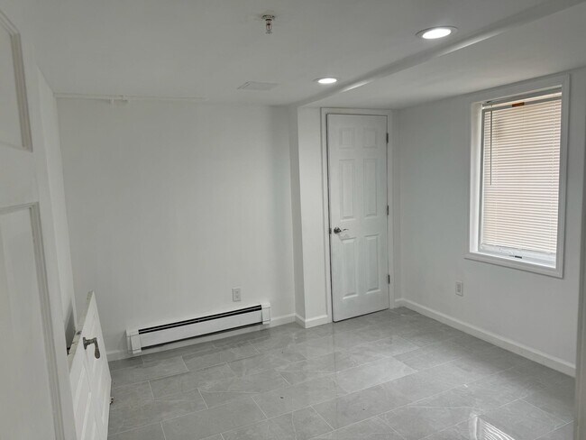 Building Photo - 316 6th St