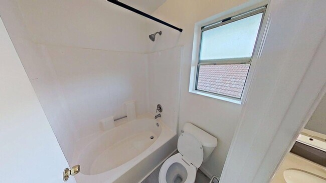 Building Photo - 15711 Shadow Mountain Ln