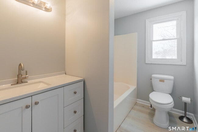 Building Photo - 28 Orient St