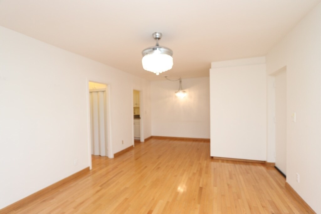 Building Photo - 18 Juniper St