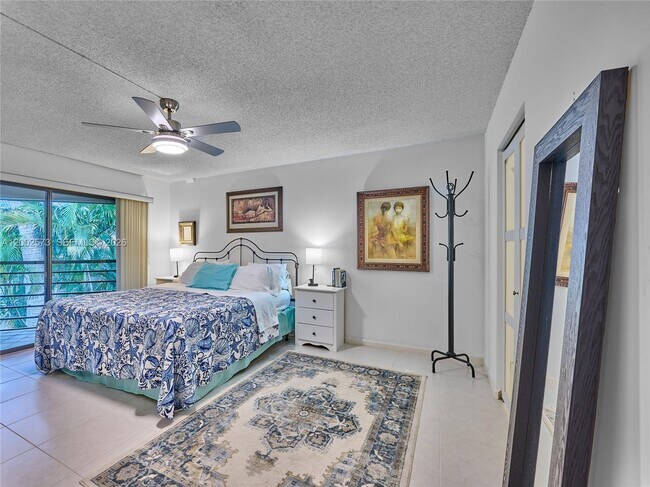 Building Photo - 10143 Mangrove Dr