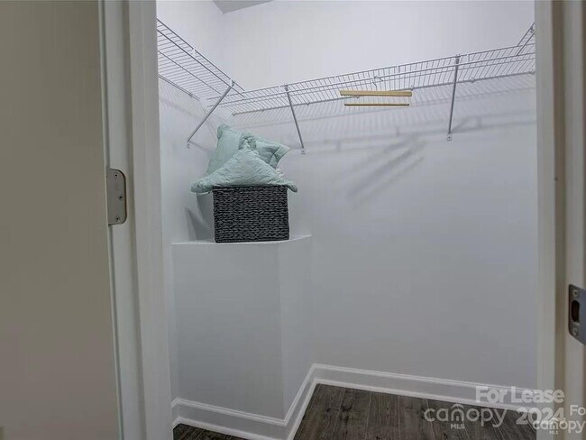 Building Photo - 1208 Fontana Ave