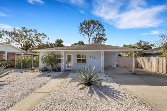 Building Photo - 2914 W Lake Ave