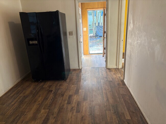 Building Photo - 125 Nelson Ave