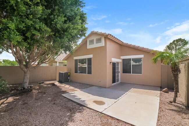 Building Photo - 655 N Rita Ln