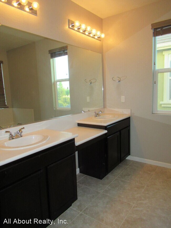 Building Photo - 5 br, 3 bath House - 1634 Arroyo Sierra Way