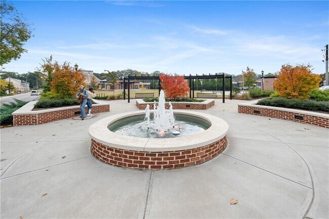 Building Photo - 1007 New Lacy St