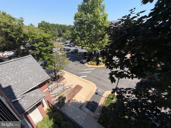 Building Photo - 1521 Spring Gate Dr.