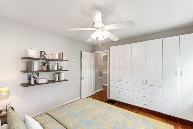 Building Photo - 3331 Ameliamont Ave