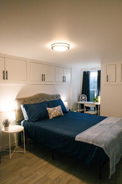 Building Photo - 3805 E 11th St