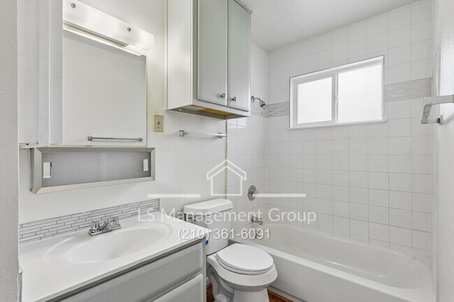 Building Photo - 6603 Cherryleaf St