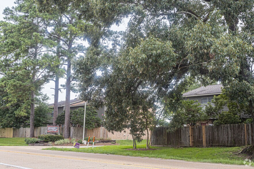 Shenandoah Bend Apartments 15959 Tiger Bend Rd Baton Rouge LA 70817