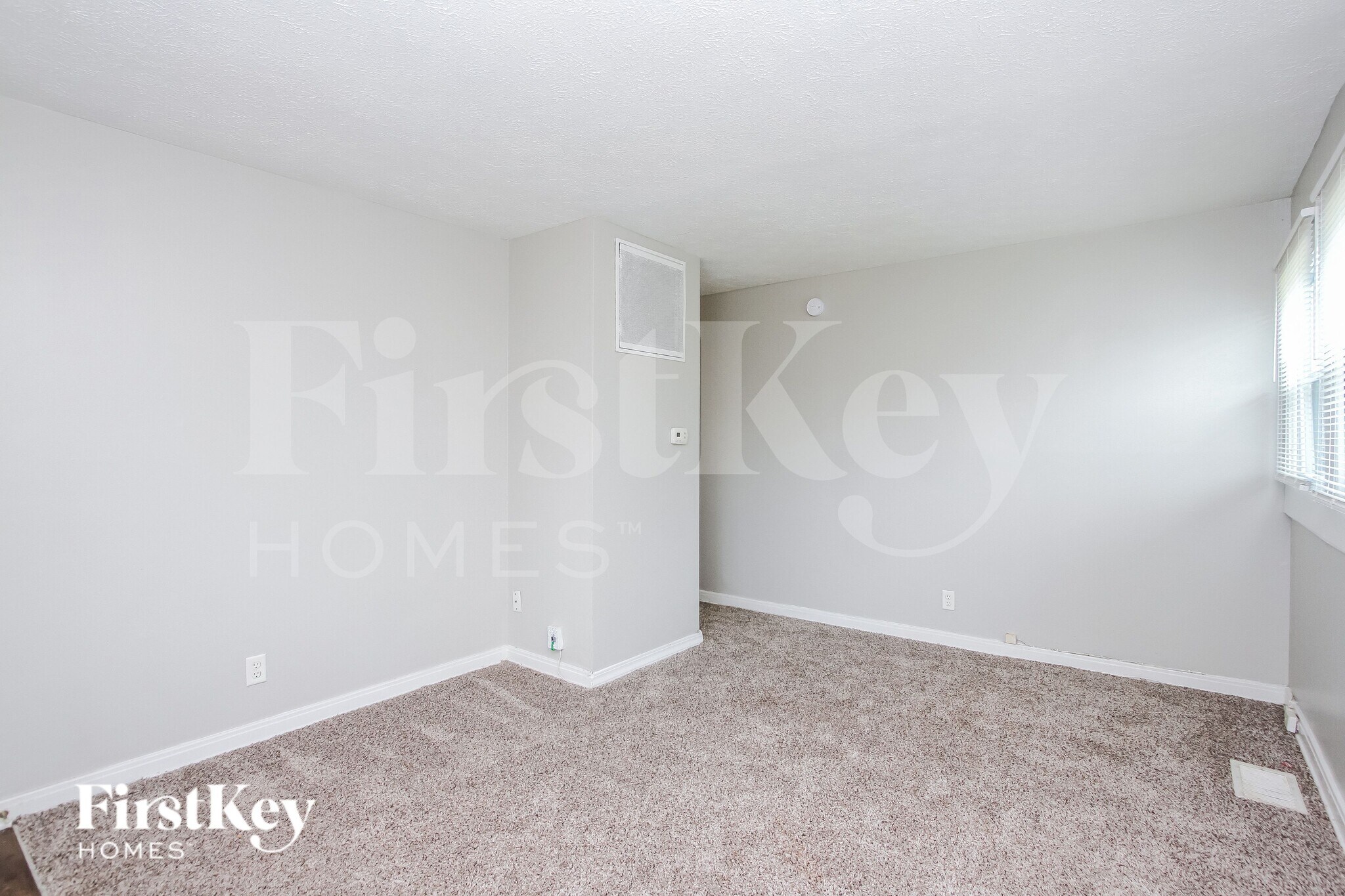 Building Photo - 4905 Barlow Dr