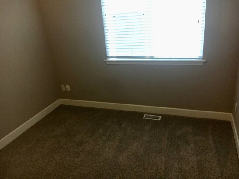 Office - 8906 Corliss Ave N