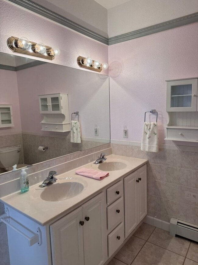 Building Photo - Fully Furnished 3Bed, 2Bath, 2Car Garage in Grand Junction City!!!!