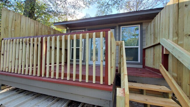 Building Photo - 7 Woody Creek Dr