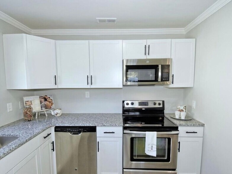 Building Photo - 3606 Meriwether Dr