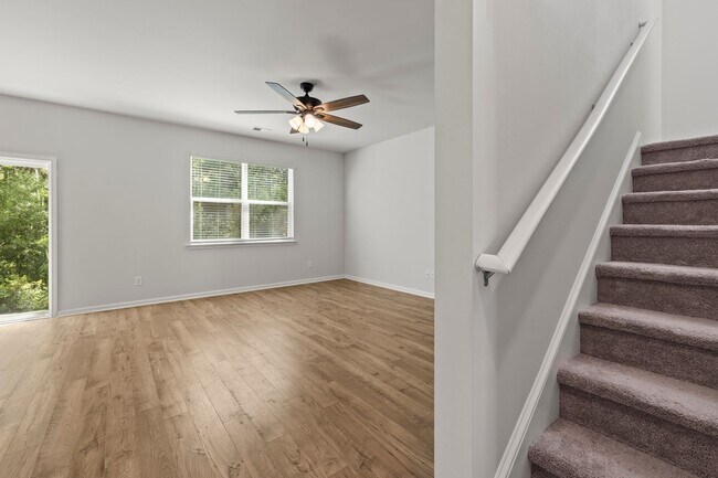 Building Photo - 4 Bedrooms Plus an Office on Cul De Sac