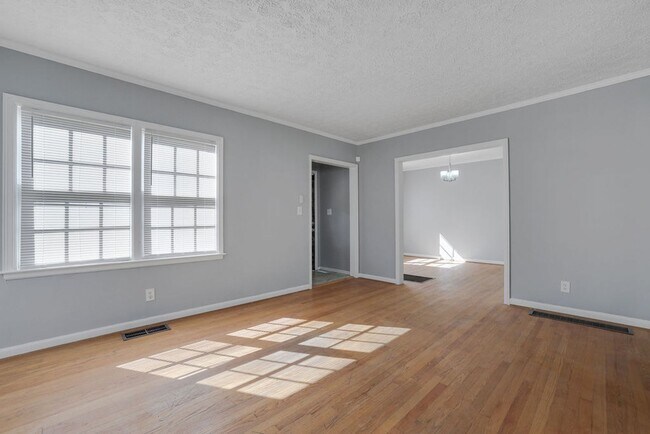 Building Photo - NOW ACCEPTING CITY OF ATLANTA 3-BEDROOM HOUSING VOUCHERS.