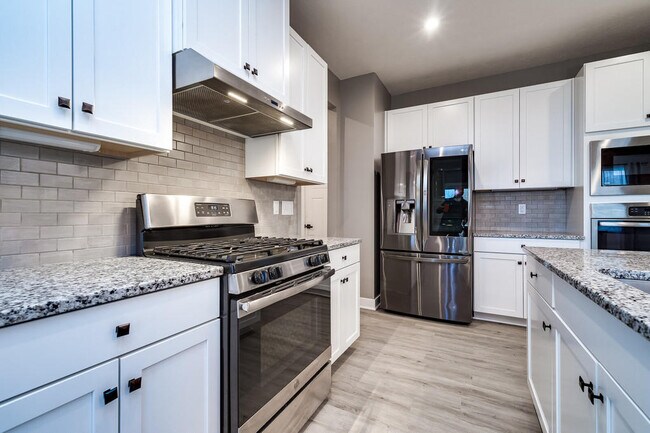 Building Photo - 2049 Creswell Dr