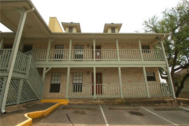 Building Photo - 901 S Mays St