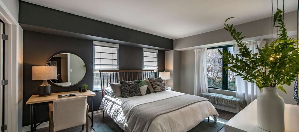 Building Photo - 30 Cambridgepark Dr