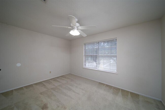 Building Photo - 427 Birch Hill Dr