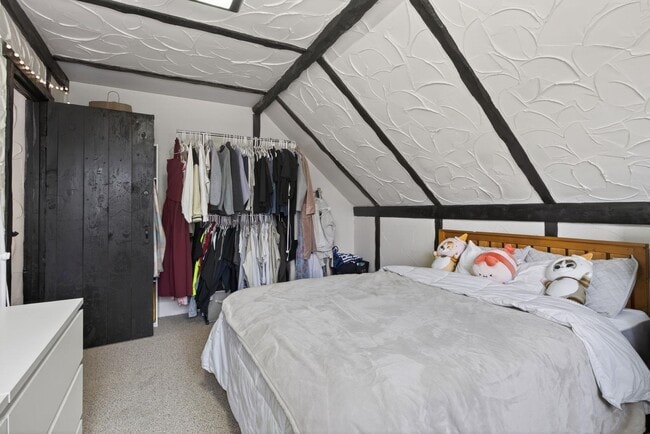 Building Photo - 178 Exeter Rd