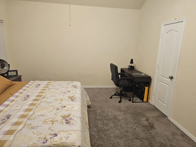 Building Photo - 4803 S Richwood Dr