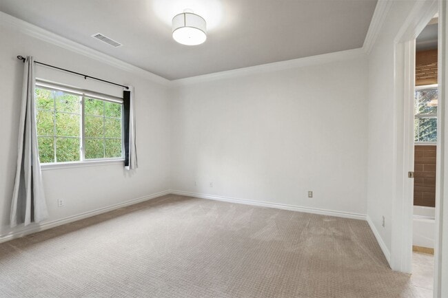 Building Photo - 908 N Santa Anita Ave