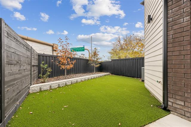 Building Photo - 2724 Hondo Ave