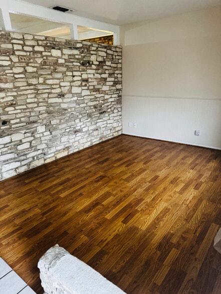 Building Photo - 4254 Desert View Dr