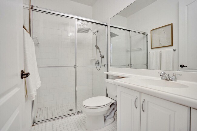 Building Photo - 642 NW 38th Cir