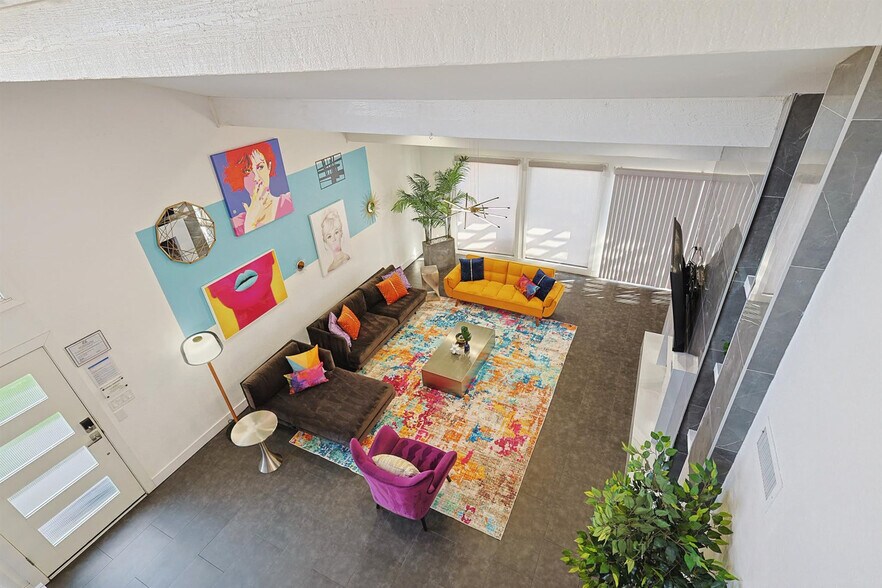 Building Photo - 313 Melorine Dr