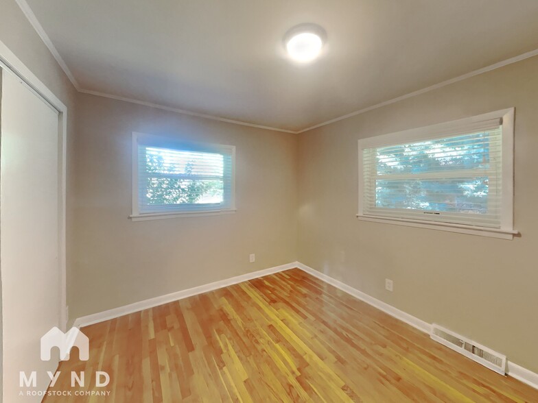 Building Photo - 1731 Morehead Ave
