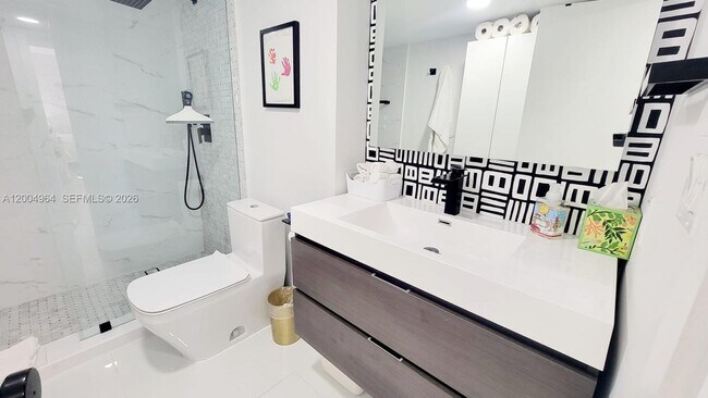 Building Photo - 250 Galen Dr