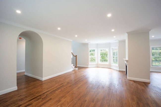 Building Photo - 1 Kewanee Rd