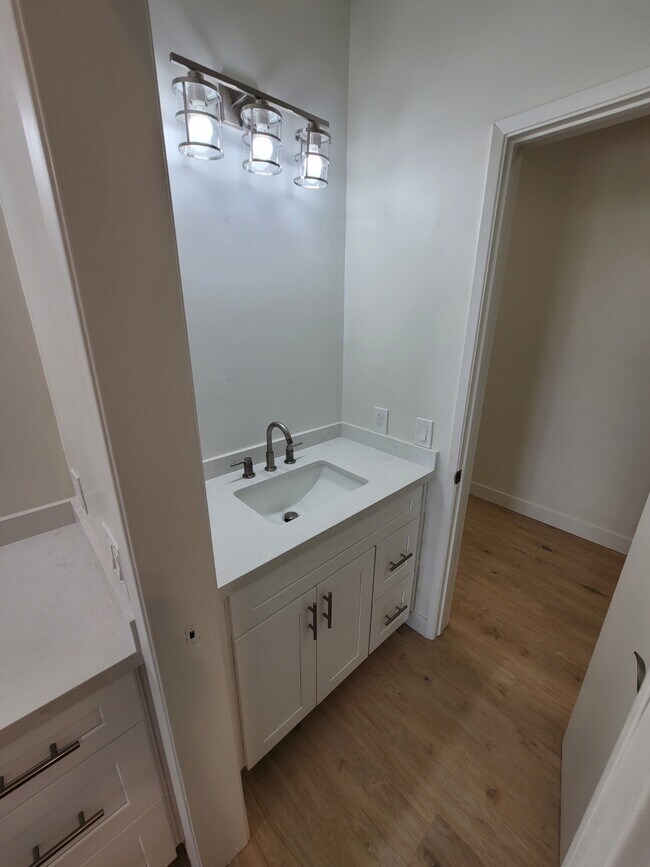 Building Photo - 900 Euclid St