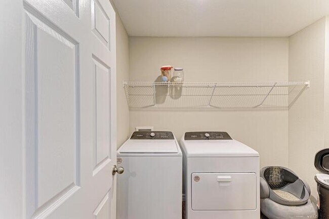 Building Photo - Beautiful Home For Rent In Crosswind Point!