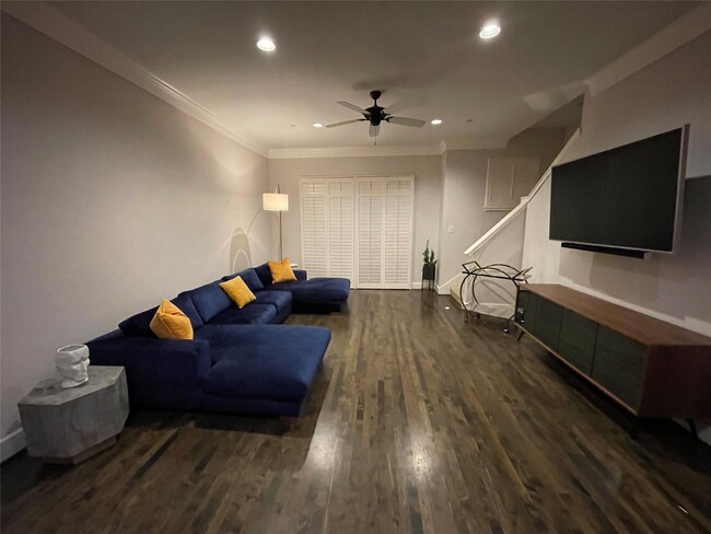 Living Room - 2411 N Hall St