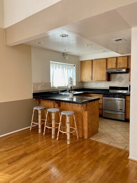 Building Photo - 11831 Courtleigh Dr