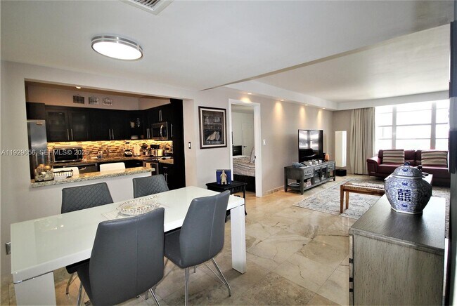 Building Photo - 5161 Collins Ave