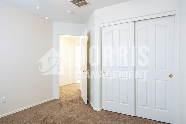 Building Photo - Beautiful Home with a Freshly Updated Pool...