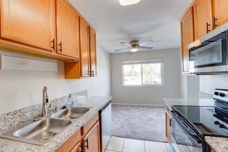 Building Photo - 505 E Madison Ave